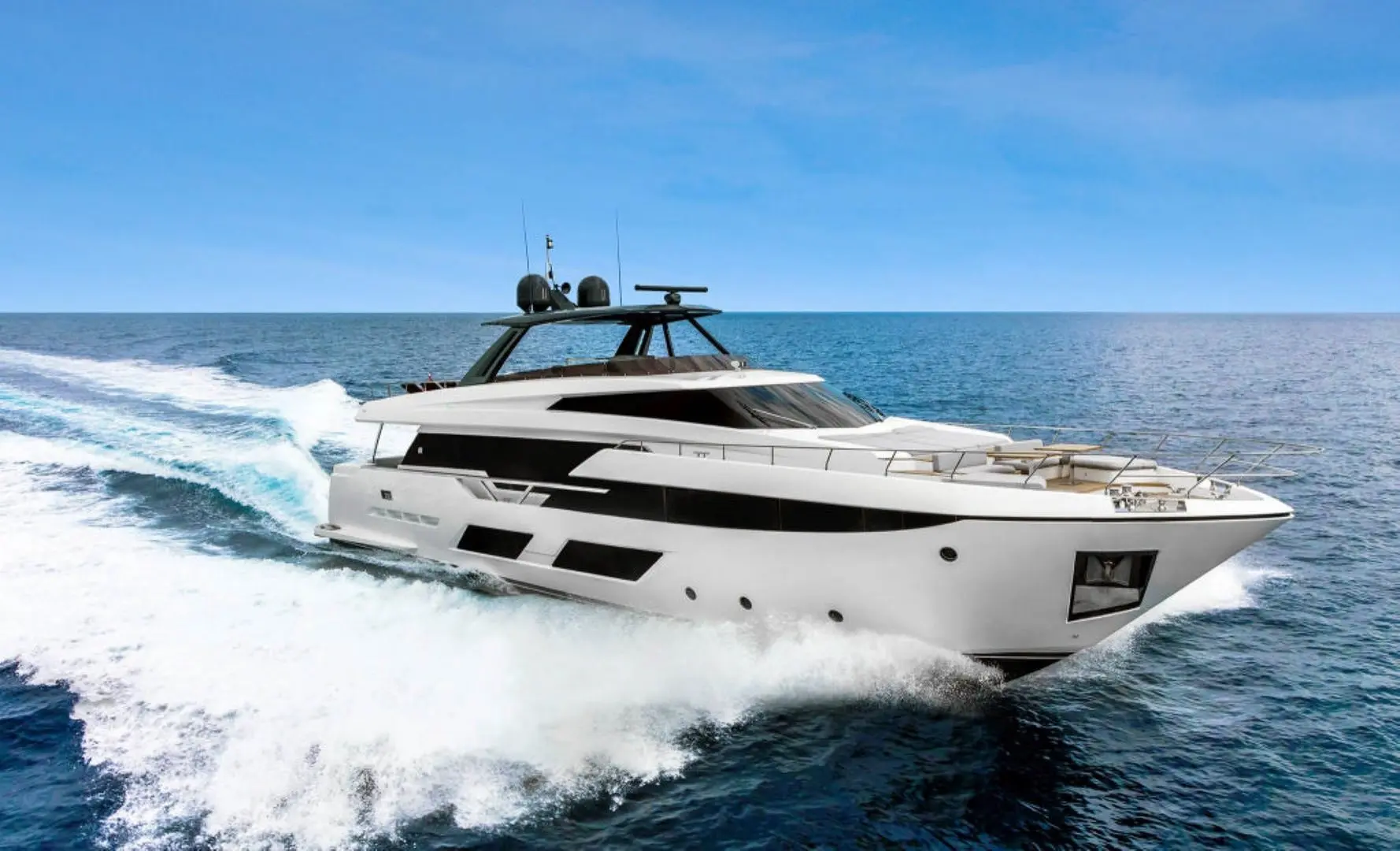 Ferretti 920
